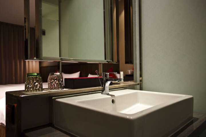 Room 25 of 48