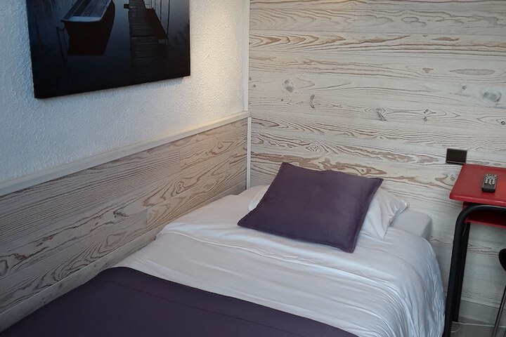 Room 25 of 62