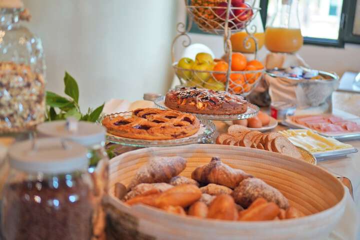 Breakfast/Coffee Service 41 of 51