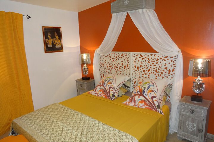 Room 9 of 31