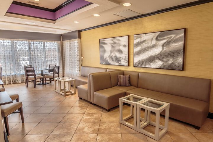 Breakfast/Coffee Service 37 of 60