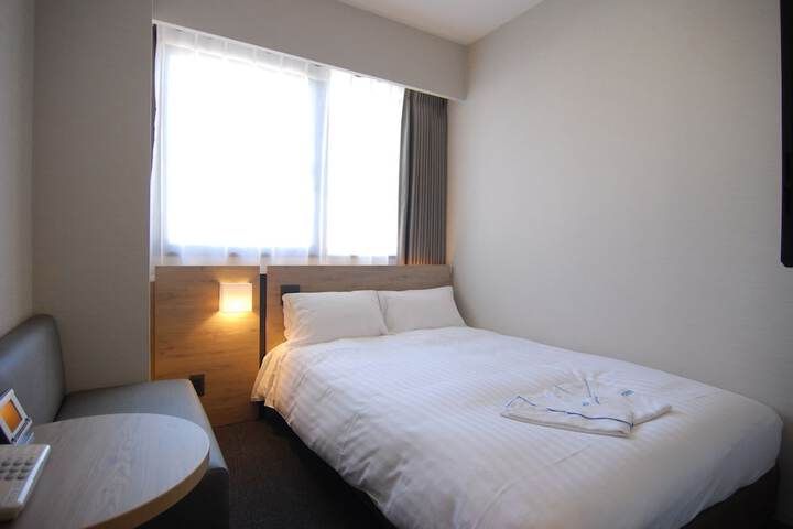 Room 13 of 34