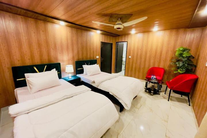 Room 21 of 43