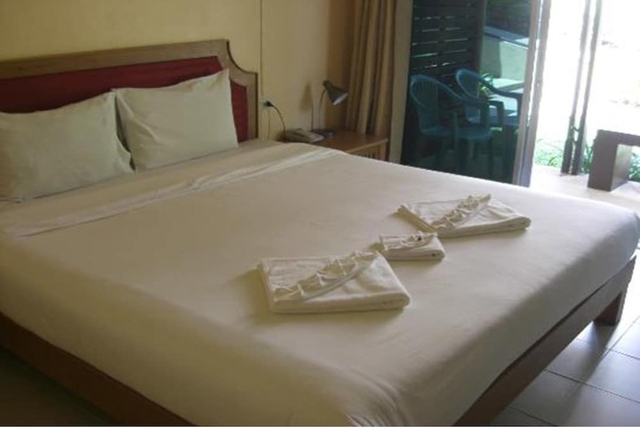 Room 5 of 17