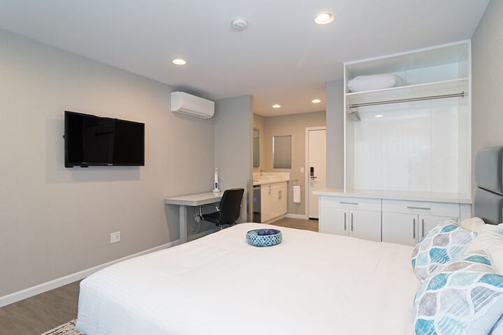 Room 15 of 42