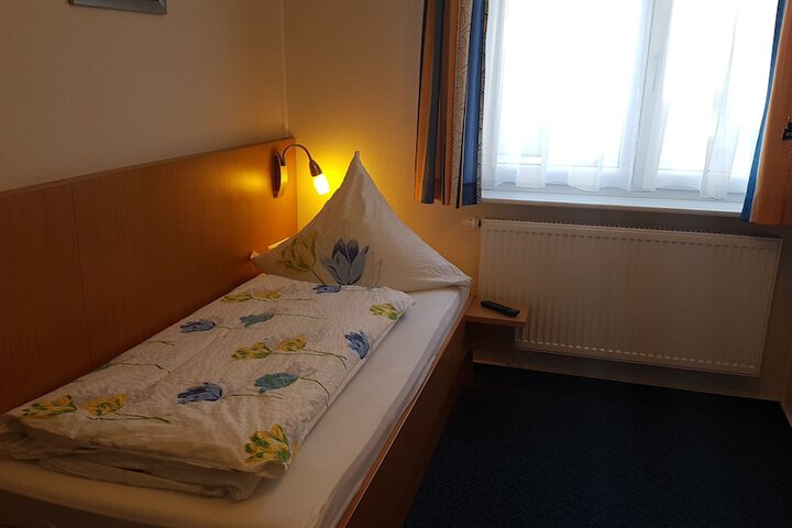 Room 9 of 39