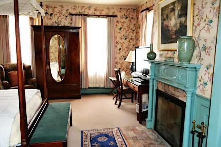 Room 14 of 43