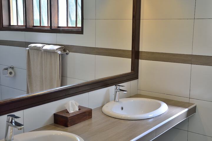 Room 10 of 23