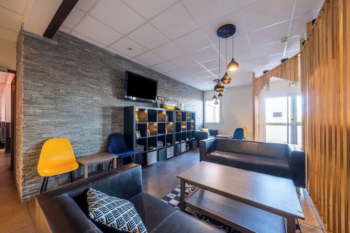 Guest Lobby