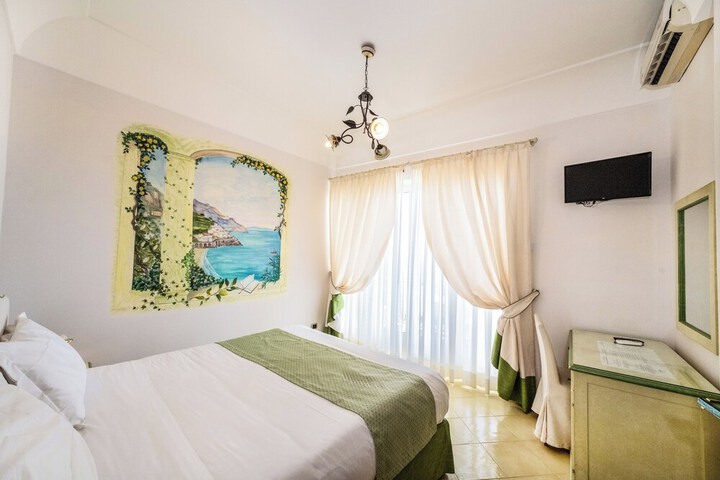 Room 2 of 71