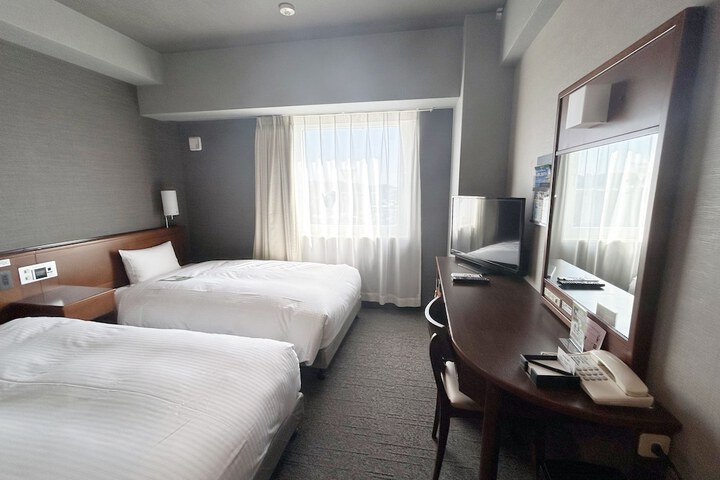 Room 9 of 36