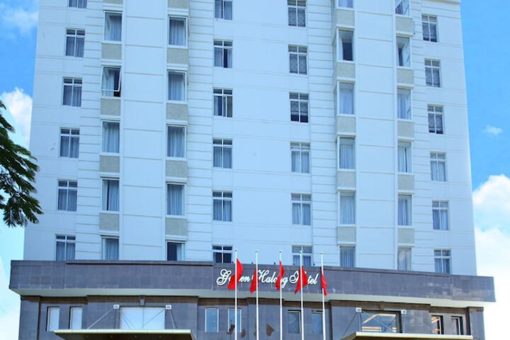 Hotel 7 of 34