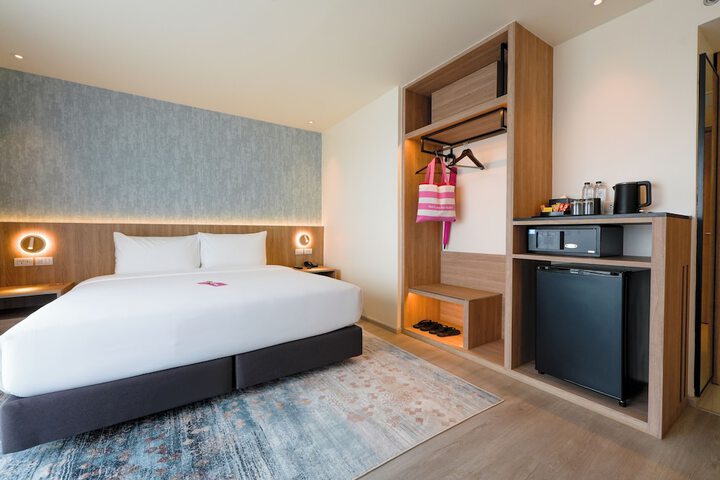 Room 12 of 68