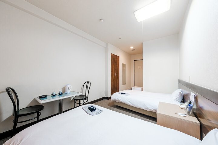 Room 14 of 87