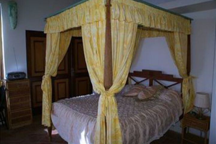 Room 8 of 32