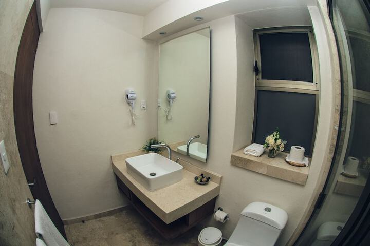 Room 24 of 53