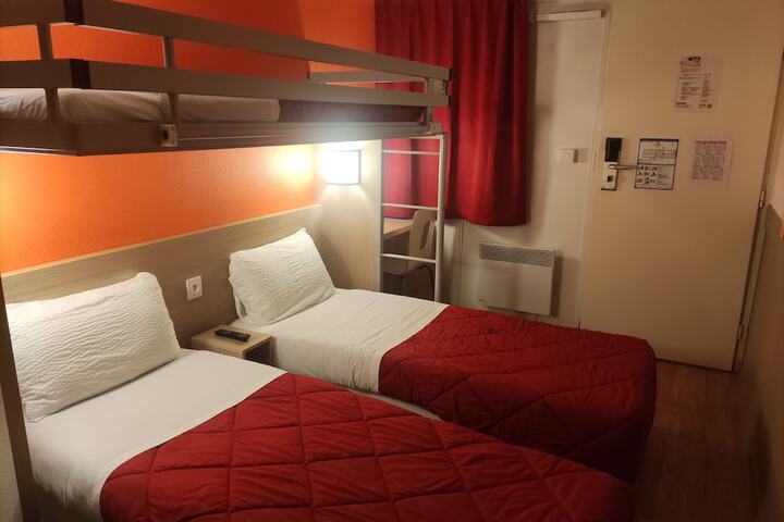 Room 16 of 72