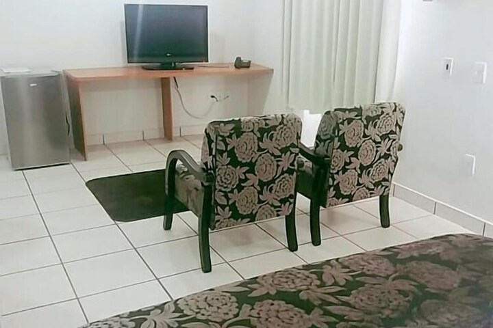 Room 5 of 28