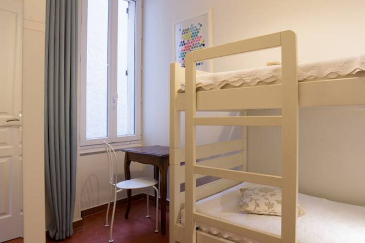Room 6 of 53