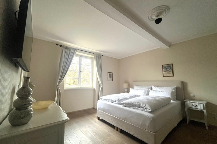 Room 7 of 30