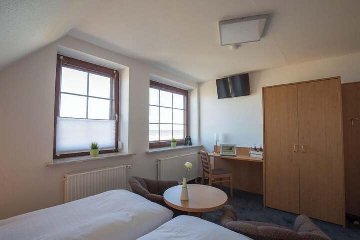 Room 10 of 56