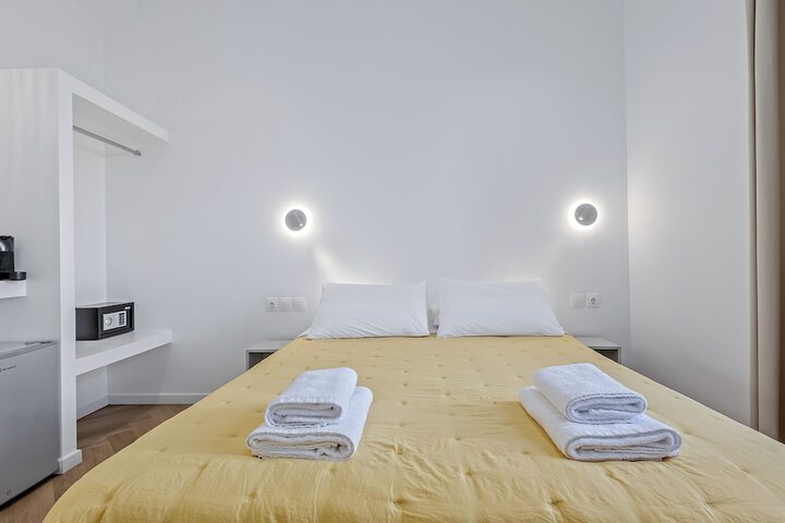 Room 6 of 122