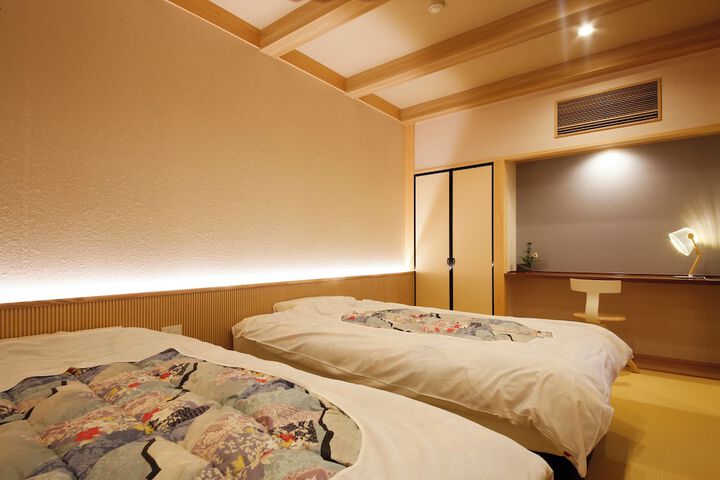 Room 16 of 60