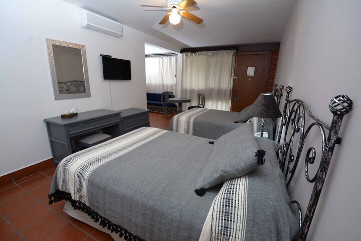 Room 10 of 78