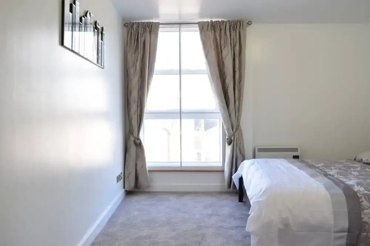 Room 4 of 14