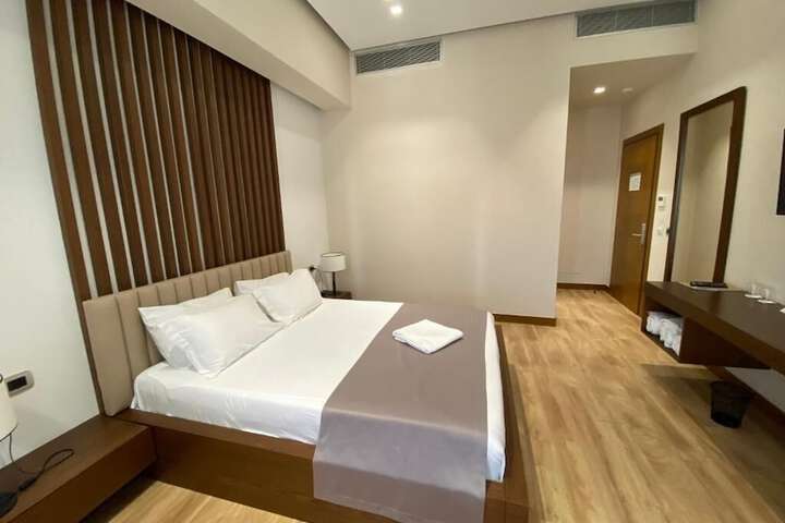 Room 2 of 22