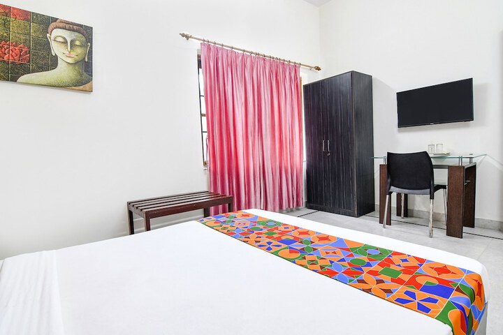 Room 14 of 33