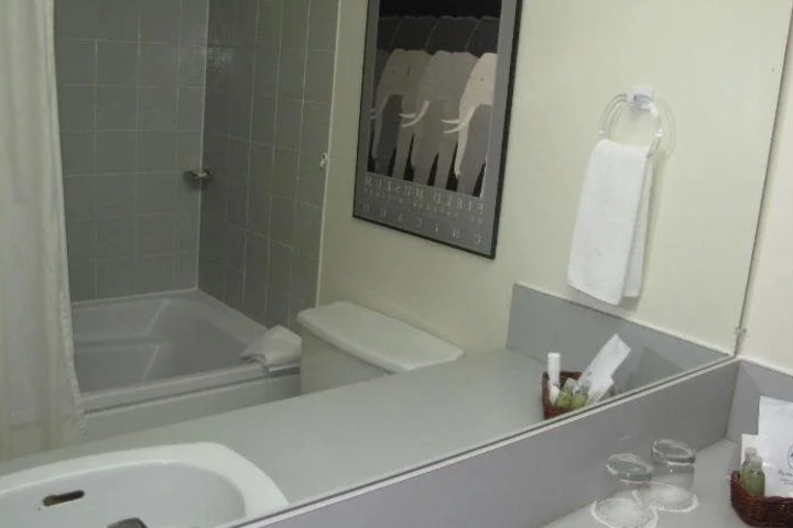 Room 6 of 38