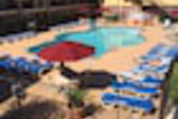 Hotel Exterior 137 of 138