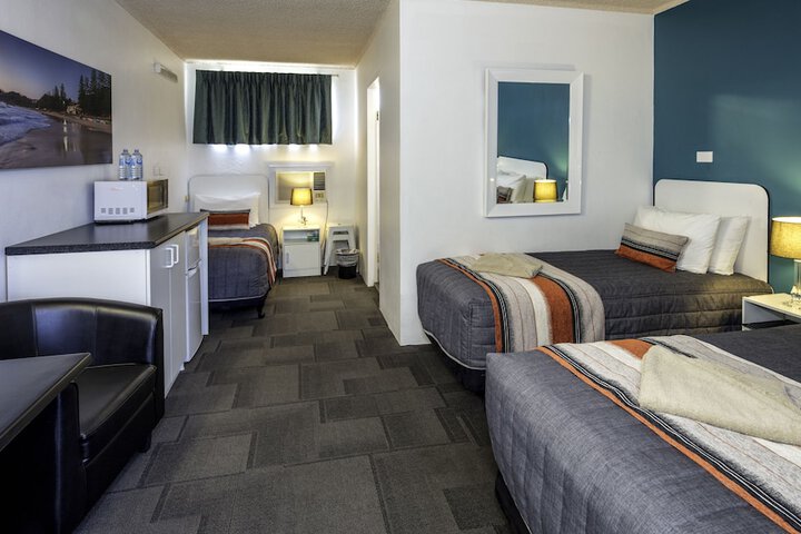 Room 6 of 36
