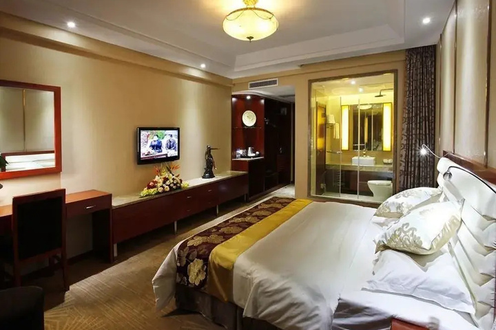 Room 6 of 25