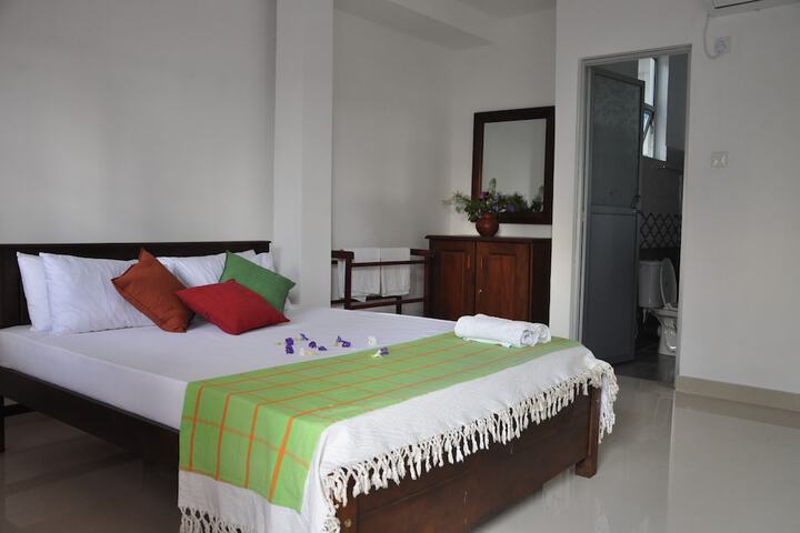 Room 6 of 7