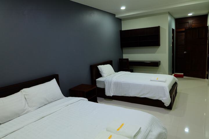 Room 27 of 44