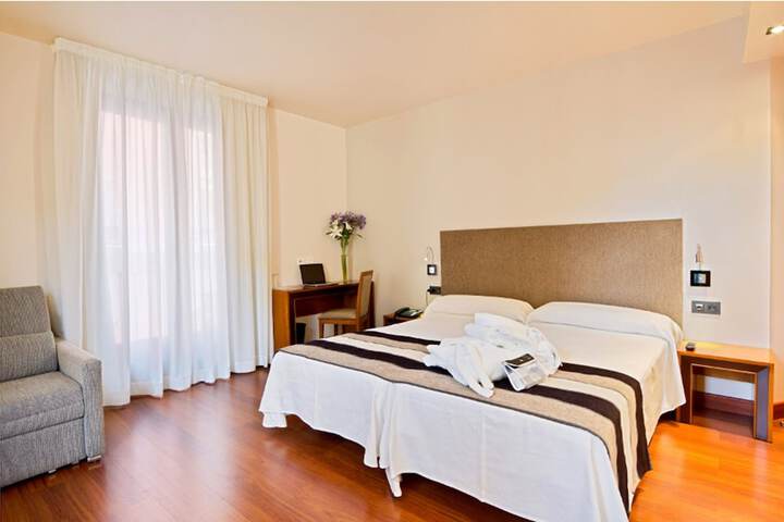 Room 14 of 37