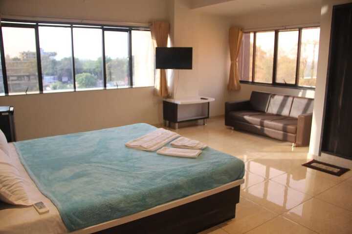 Room 21 of 53