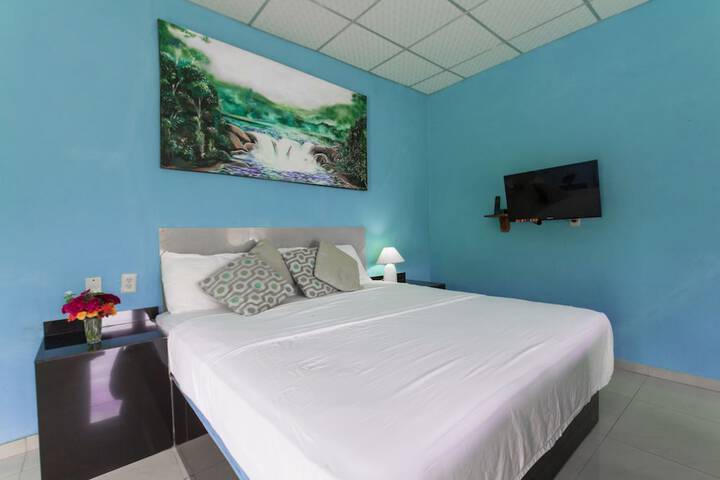 Room 10 of 37
