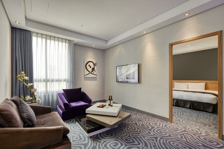 Room 34 of 86