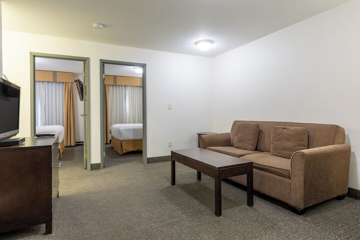 Room 13 of 46