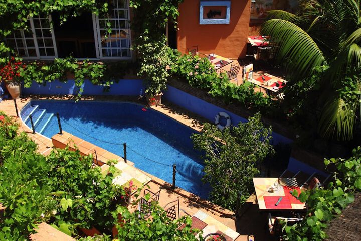 Pools & Facilities