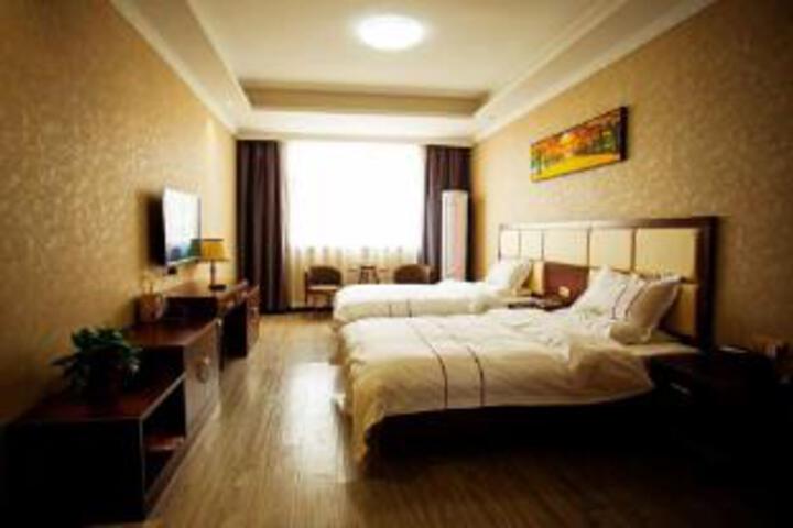 Room 5 of 6