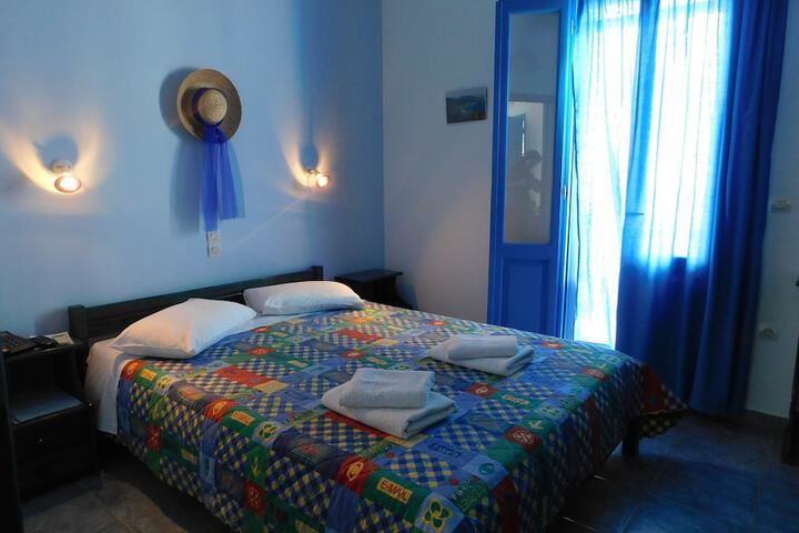 Room 7 of 42