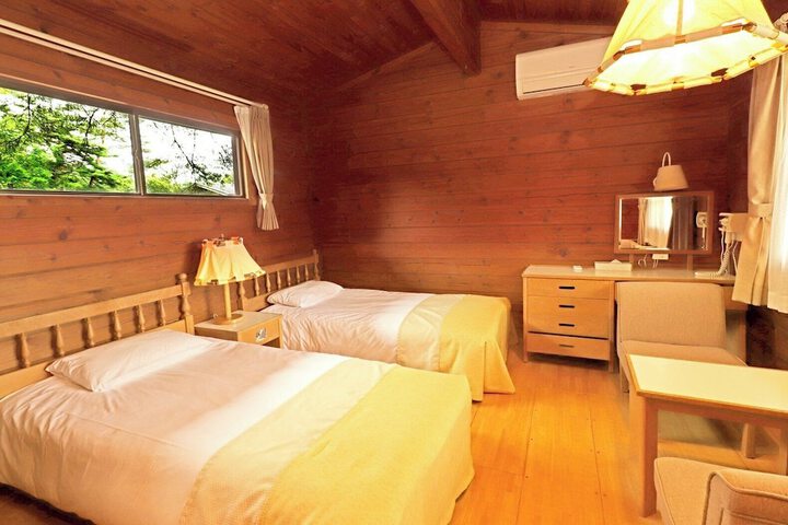 Room 18 of 192