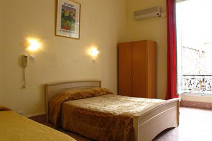 Room 7 of 15