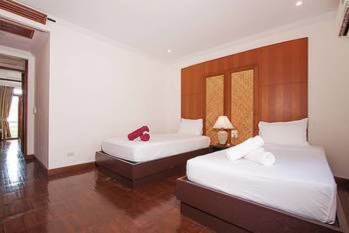 Room 15 of 36