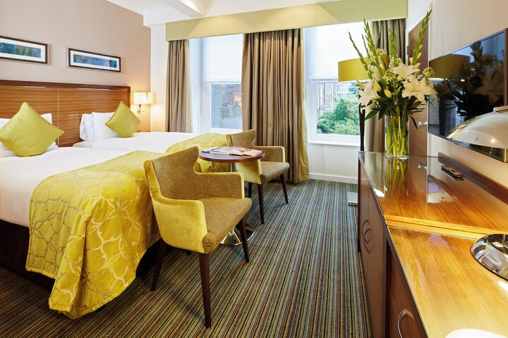 Room 32 of 72