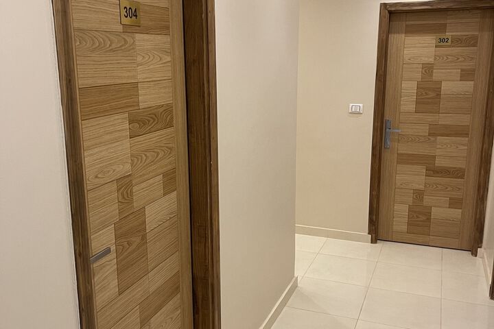 Room 9 of 18